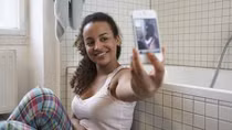 Trào lưu selfie và bệnh rối loạn ám ảnh mặc cảm ngoại hình