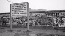 Điệp viên George Paques, cha đỡ đầu của bức tường Berlin