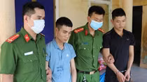 Bắt giữ 2 kẻ tích trữ 1.500 viên hồng phiến