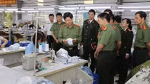 Thứ trưởng Nguyễn Văn Sơn kiểm tra công tác Công ty 19-5