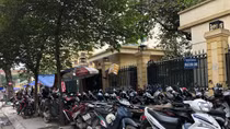 Kiểm tra các bãi trông giữ xe tại Hà Nội:“Sờ” đâu cũng thấy sai phạm