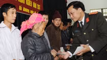 Chương trình Tết vì người nghèo Báo CAND mang xuân sớm đến với người nghèo tại Hà Giang