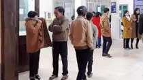 Hai cháu bé mồ côi cần được giúp đỡ