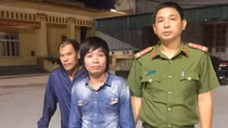 Bàn giao người bệnh tâm thần đi lạc về với gia đình