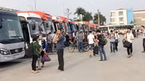 Khách vắng, nhà xe chưa tính đến chuyện tăng giá