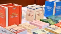 Nghiên cứu, học tập sách lý luận, chính trị là nhiệm vụ thường xuyên của cán bộ, đảng viên