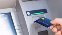 Trẻ từ 6 tuổi được sử dụng thẻ ATM