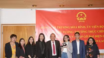 Phó Thủ tướng Thường trực thăm Đại sứ quán, gặp gỡ cộng đồng người Việt tại Phần Lan