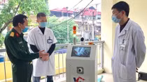Robot vận chuyển trong các khu vực cách ly của Việt Nam đã ra đời