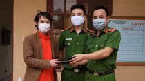Niềm vui của du học sinh được Công an trao trả lại tài sản