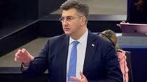 Croatia tài trợ cho "nhân viên dôi dư bất đắc dĩ"