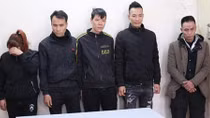 4 nam, 1 nữ tụ tập chơi ma túy
