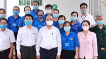 Chủ tịch nước Nguyễn Xuân Phúc tiếp xúc cử tri thành phố Hồ Chí Minh