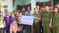 Công an tỉnh Phú Thọ hỗ trợ kinh phí xây dựng nhà tình nghĩa cho thương binh 
