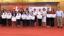 Tập đoàn CEO “Lan tỏa yêu thương” tới các em học sinh kém may mắn của huyện Vân Đồn