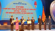 Bệnh viện Nội tiết Trung ương đón nhận Huân chương Lao động hạng Nhất
