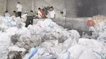 Kinh hãi người đàn ông bị dập nát trong máy nghiền bao bì