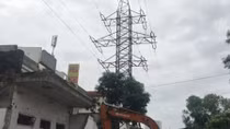 Cảnh báo vi phạm an toàn hành lang lưới điện mùa mưa bão