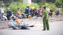 Khi người đi xe máy coi thường... tính mạng của chính mình