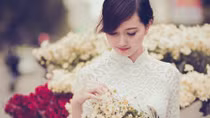 Con gái Cầu Cậy, má đỏ hồng hồng…