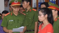 Bí thư Đoàn xung kích, vượt khó
