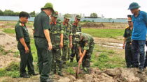 Dưới đường băng còn đó các anh nằm…