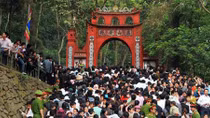 Dù ai đi ngược về xuôi…