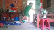 Nhức nhối nạn bạo hành người già, trẻ em