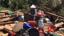 Cuộc sống khốn khó của người dân sau bão