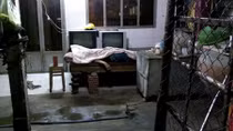 Xin trú mưa, một người đàn ông bất ngờ co giật rồi tử vong