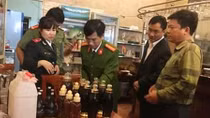Hà Nội kiểm tra, thu giữ hàng ngàn lít rượu không rõ nguồn gốc