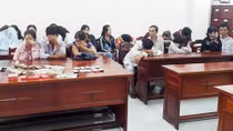 2 chị em cầm đầu sòng bạc... "toàn nữ"