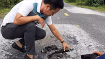 Hư hỏng, chắp vá chằng chịt trên Quốc lộ 14C đoạn qua tỉnh Kon Tum