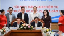 Bàn giao nhiệm vụ Bộ trưởng Bộ Giáo dục và Đào tạo