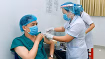 Bộ GTVT đề xuất ưu tiên tiêm vaccine COVID-19 cho thuyền viên