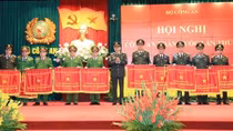 Tổng kết thi đua, trao nhiều phần thưởng cao quý tặng lực lượng CAND