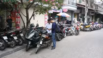 Người dân cần những bãi trông giữ xe hợp pháp