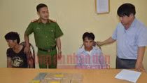 Mang K59 “áp tải” 10 bánh heroin