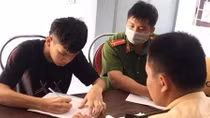 Vụ lái xe bằng chân trên QL1A: Xử phạt người giao xe