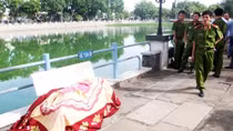 Người đàn ông chết bất thường trên ghế đá công viên