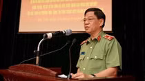 Cho thôi giữ chức vụ những cán bộ chỉ huy không đủ tài đức