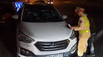  Tài xế ôtô Santafe nồng độ cồn “khủng” suýt tông Cảnh sát 141 