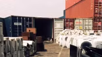 Gần 200 container hàng cấm nhập