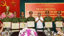 Khen thưởng Công an tỉnh Hà Nam khám phá nhanh vụ cướp tài sản