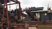 Ăn cơm hộp, đột kích “đại công trường cát tặc” trên sông Hồng