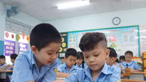 Giảm áp lực học tập cho học sinh lớp 1