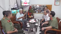 Công an Khánh Hòa thăm, tặng quà cho đơn vị, gia đình chính sách