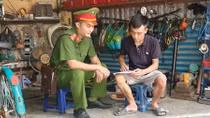 Bài 1: “Xuyên đêm” thu thập thông tin dân cư