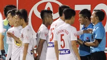 Nỗi lo trọng tài trở thành hiện thực