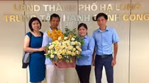 Nữ lao công nhặt được túi xách “chứa” 450 triệu đồng